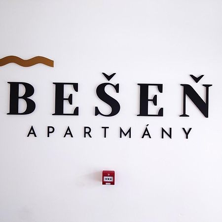 Apartman Nad Riekou Bešeňová Buitenkant foto