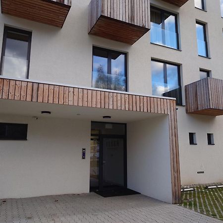 Apartman Nad Riekou Bešeňová Buitenkant foto