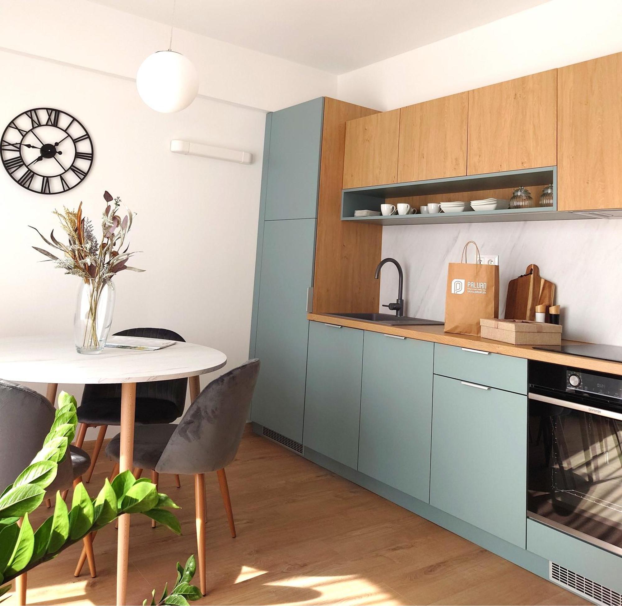 Apartman Nad Riekou Bešeňová Buitenkant foto