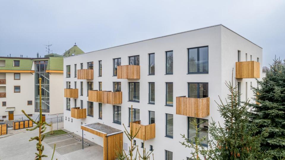 Apartman Nad Riekou Bešeňová Buitenkant foto