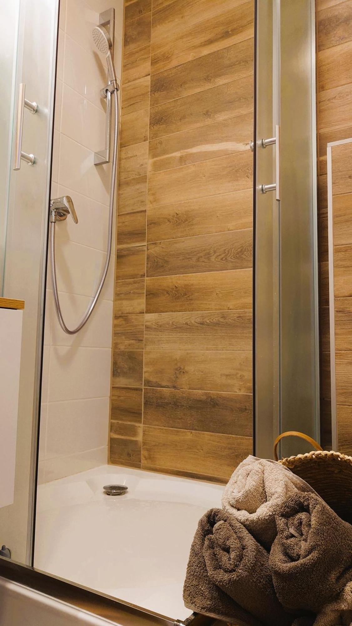Apartman Nad Riekou Bešeňová Buitenkant foto